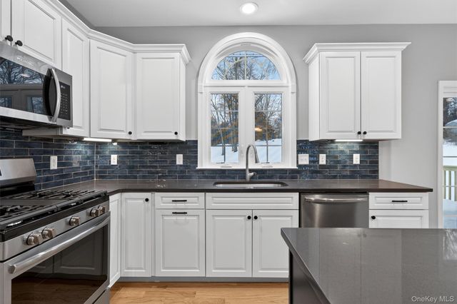 509 Toleman Road, Rock Tavern, NY 12575