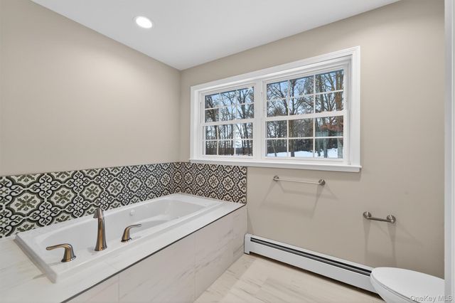 509 Toleman Road, Rock Tavern, NY 12575