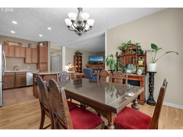 1164 Beach Dr, Seaside, OR 97138