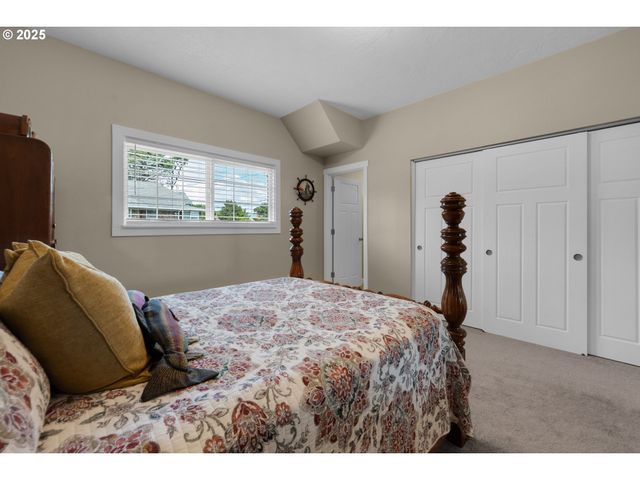 1164 Beach Dr, Seaside, OR 97138