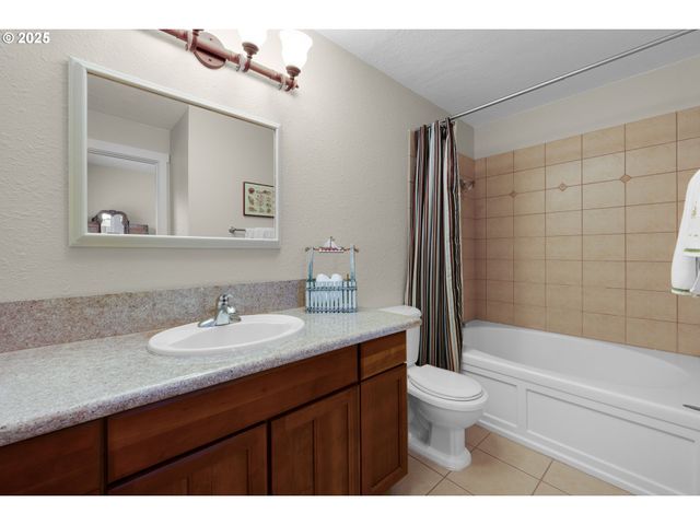 1164 Beach Dr, Seaside, OR 97138