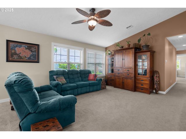1164 Beach Dr, Seaside, OR 97138