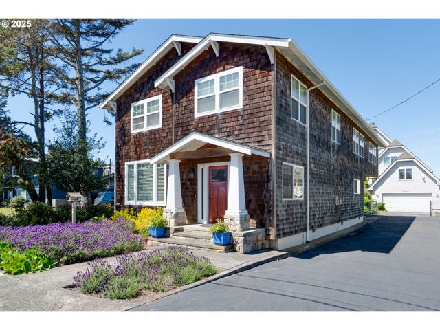 1164 Beach Dr, Seaside, OR 97138