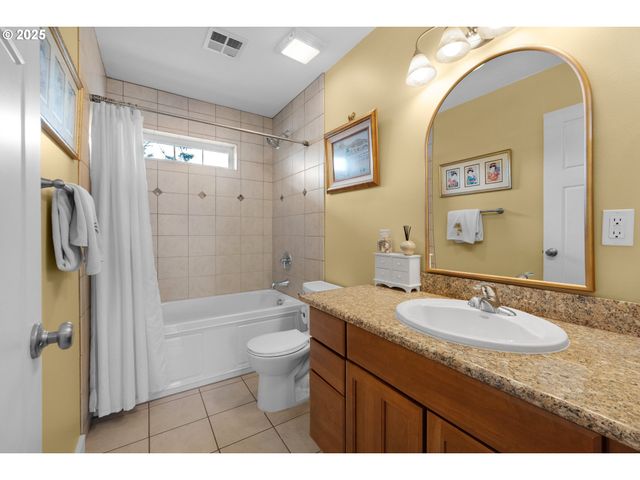 1164 Beach Dr, Seaside, OR 97138