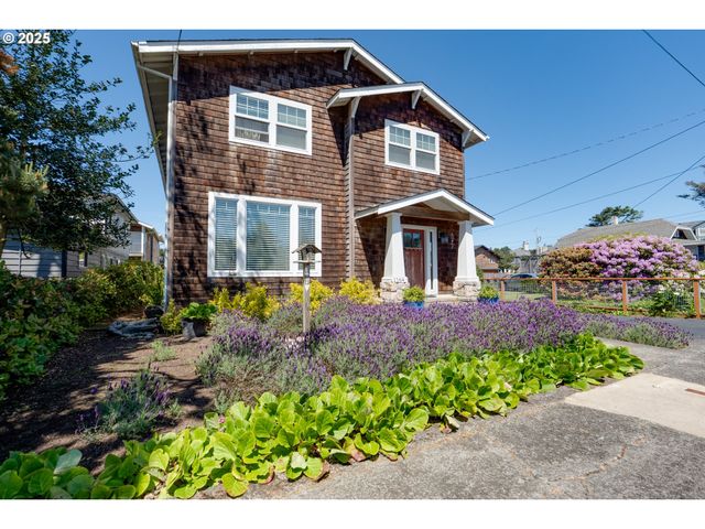 1164 Beach Dr, Seaside, OR 97138