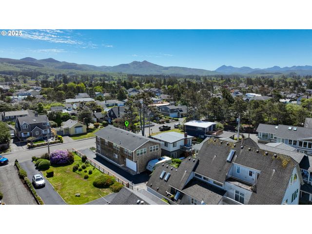 1164 Beach Dr, Seaside, OR 97138