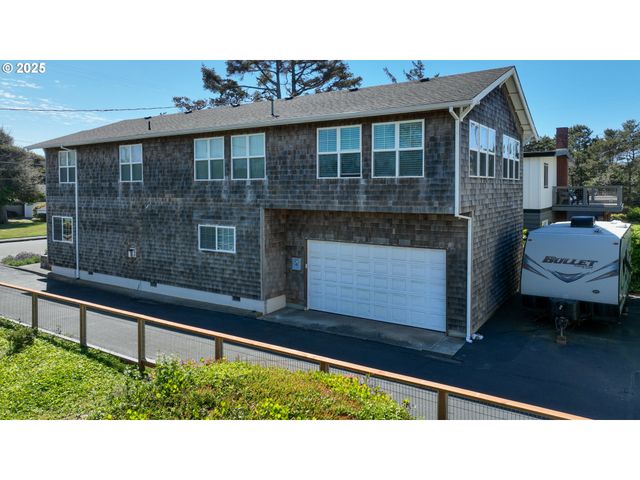 1164 Beach Dr, Seaside, OR 97138