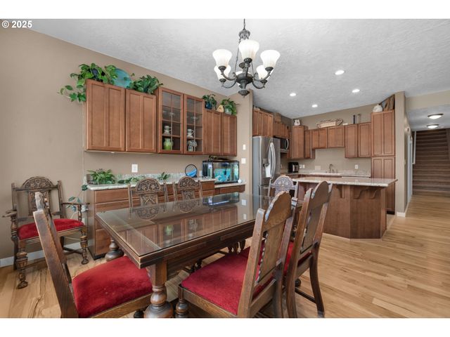 1164 Beach Dr, Seaside, OR 97138