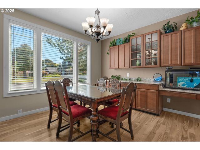 1164 Beach Dr, Seaside, OR 97138