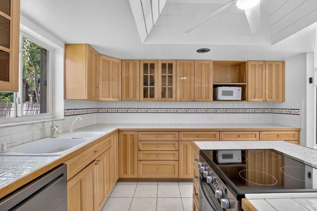 1820 SW 67th Terrace, Plantation, FL 33317
