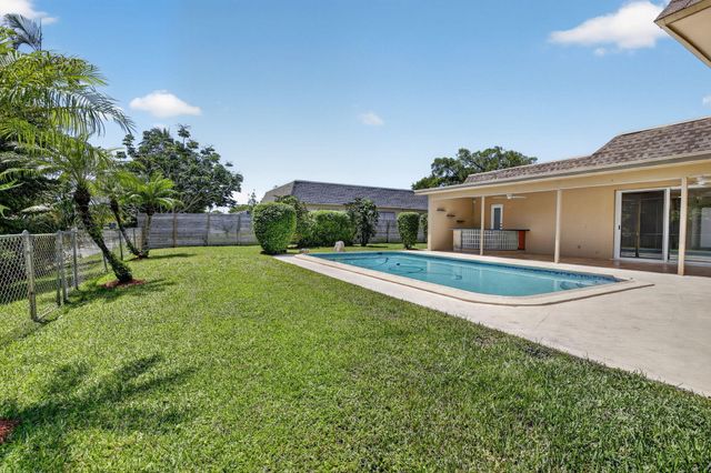 1820 SW 67th Terrace, Plantation, FL 33317