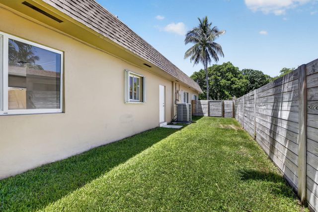 1820 SW 67th Terrace, Plantation, FL 33317
