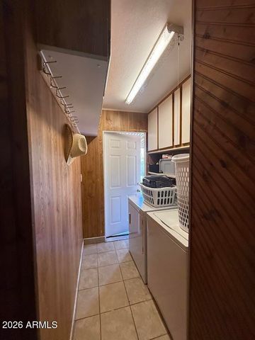 2736 W LAWRENCE Road W, Phoenix, AZ 85017