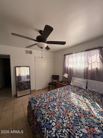 2736 W LAWRENCE Road W, Phoenix, AZ 85017