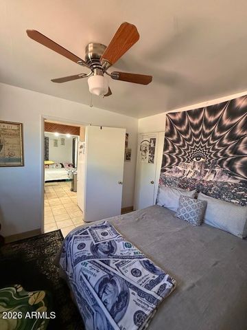 2736 W LAWRENCE Road W, Phoenix, AZ 85017