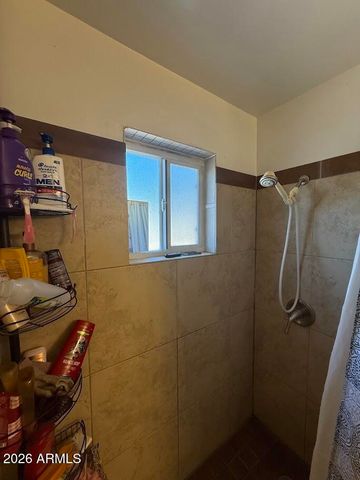 2736 W LAWRENCE Road W, Phoenix, AZ 85017