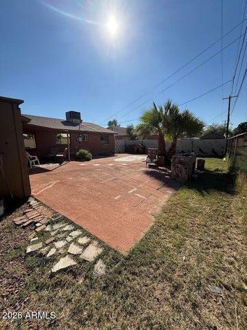 2736 W LAWRENCE Road W, Phoenix, AZ 85017