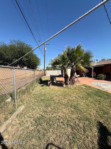 2736 W LAWRENCE Road W, Phoenix, AZ 85017