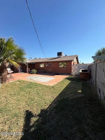 2736 W LAWRENCE Road W, Phoenix, AZ 85017