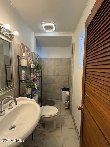 2736 W LAWRENCE Road W, Phoenix, AZ 85017