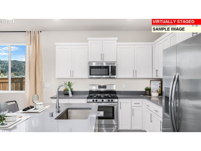 852 GLADE Ave, Forest Grove, OR 97116