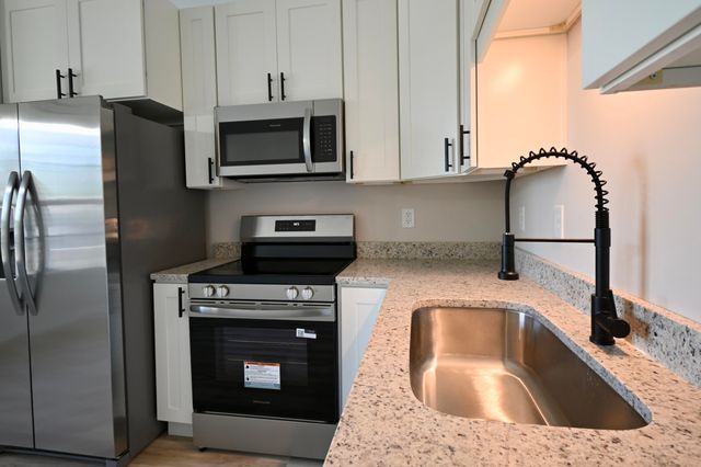 1052 Capitol Avenue, Elsmere, KY 41018