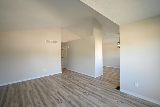 1052 Capitol Avenue, Elsmere, KY 41018
