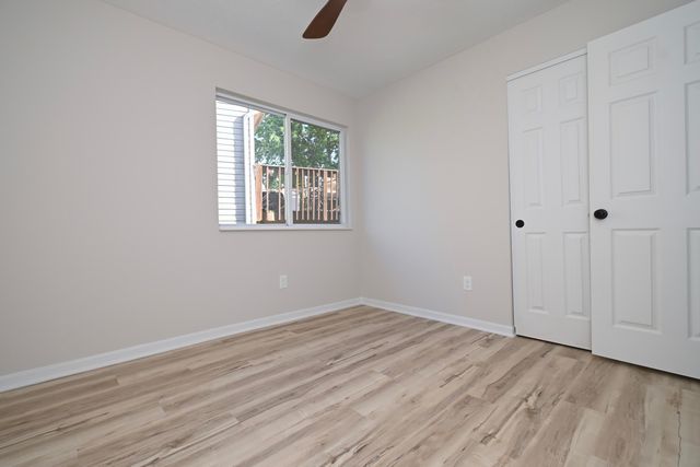 1052 Capitol Avenue, Elsmere, KY 41018