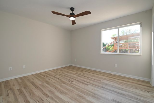 1052 Capitol Avenue, Elsmere, KY 41018