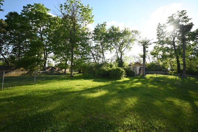 1052 Capitol Avenue, Elsmere, KY 41018