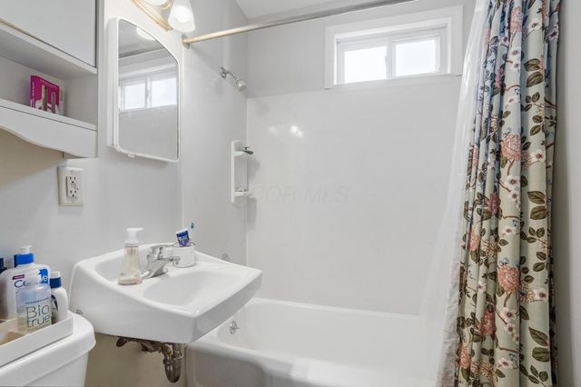 1845 Hess Boulevard, Columbus, OH 43212