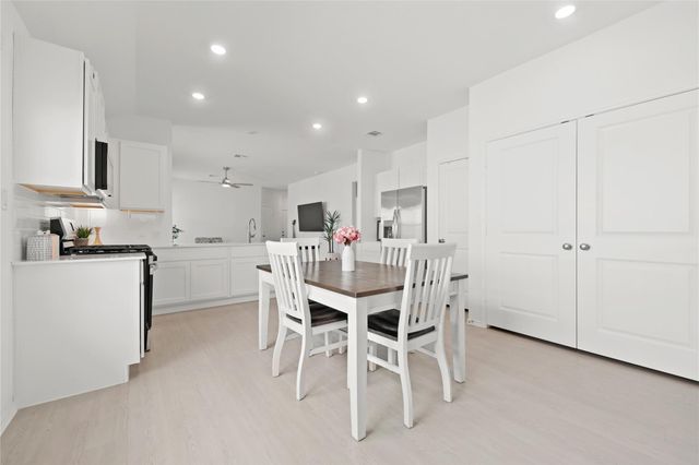 1073 Soapstone PASS, Maxwell, TX 78656