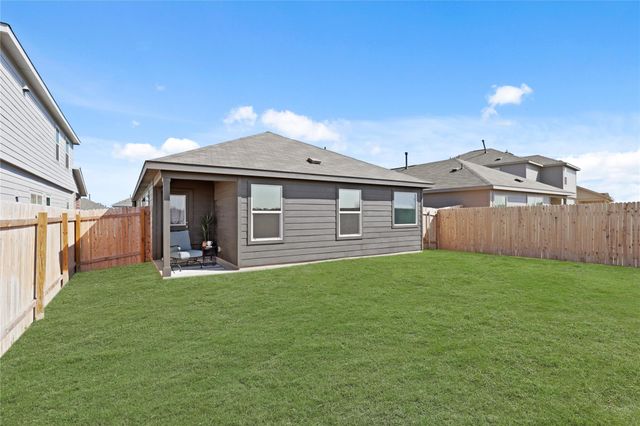 1073 Soapstone PASS, Maxwell, TX 78656