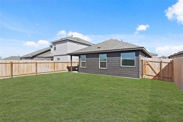 1073 Soapstone PASS, Maxwell, TX 78656