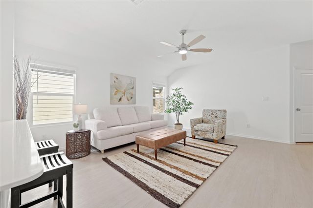 1073 Soapstone PASS, Maxwell, TX 78656