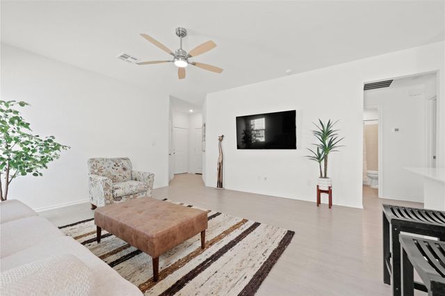 1073 Soapstone PASS, Maxwell, TX 78656