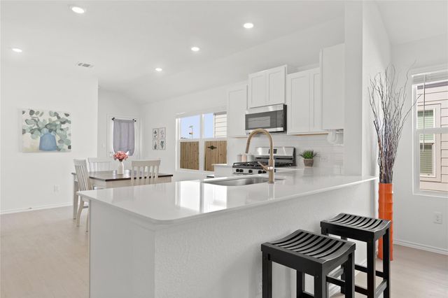 1073 Soapstone PASS, Maxwell, TX 78656