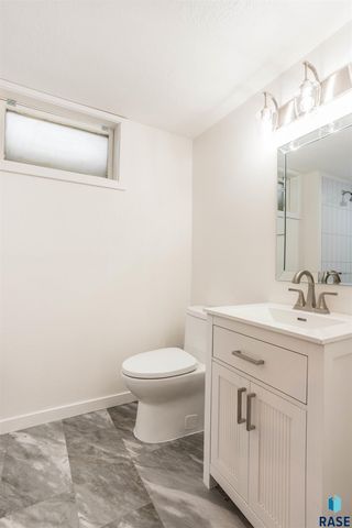 1916 S Kiwanis Ave, Sioux Falls, SD 57105