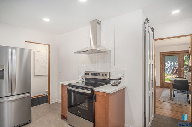 1916 S Kiwanis Ave, Sioux Falls, SD 57105
