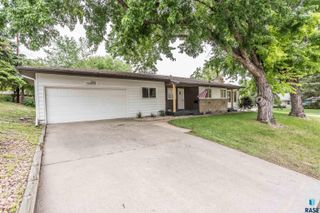 1916 S Kiwanis Ave, Sioux Falls, SD 57105