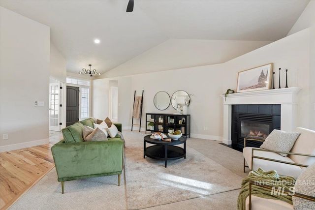 1701 W Puzzle Creek Ct, Meridian, ID 83646