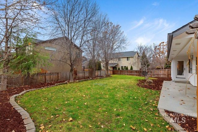 1701 W Puzzle Creek Ct, Meridian, ID 83646