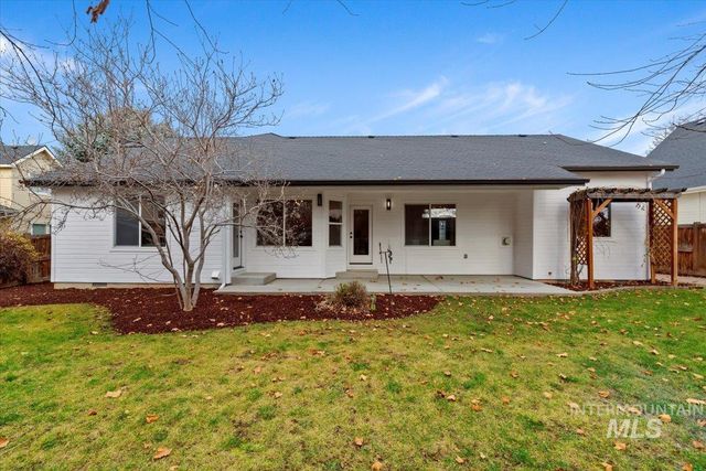 1701 W Puzzle Creek Ct, Meridian, ID 83646