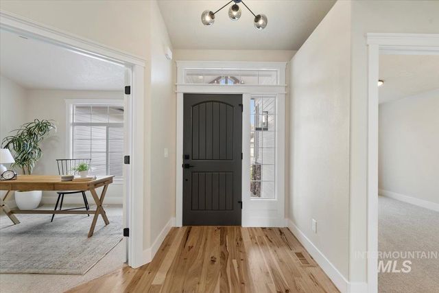 1701 W Puzzle Creek Ct, Meridian, ID 83646