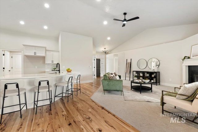 1701 W Puzzle Creek Ct, Meridian, ID 83646