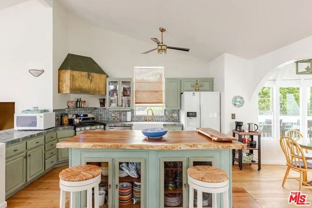 21625 Pacific Coast Highway, Malibu, CA 90265