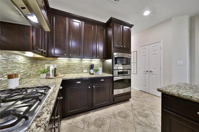 25003 Waterstone Estates Circle N, Tomball, TX 77375