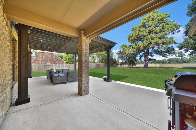 25003 Waterstone Estates Circle N, Tomball, TX 77375