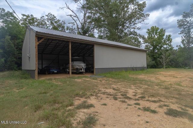 108 Wynndale Lake Road, Terry, MS 39170