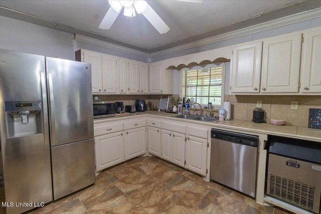108 Wynndale Lake Road, Terry, MS 39170